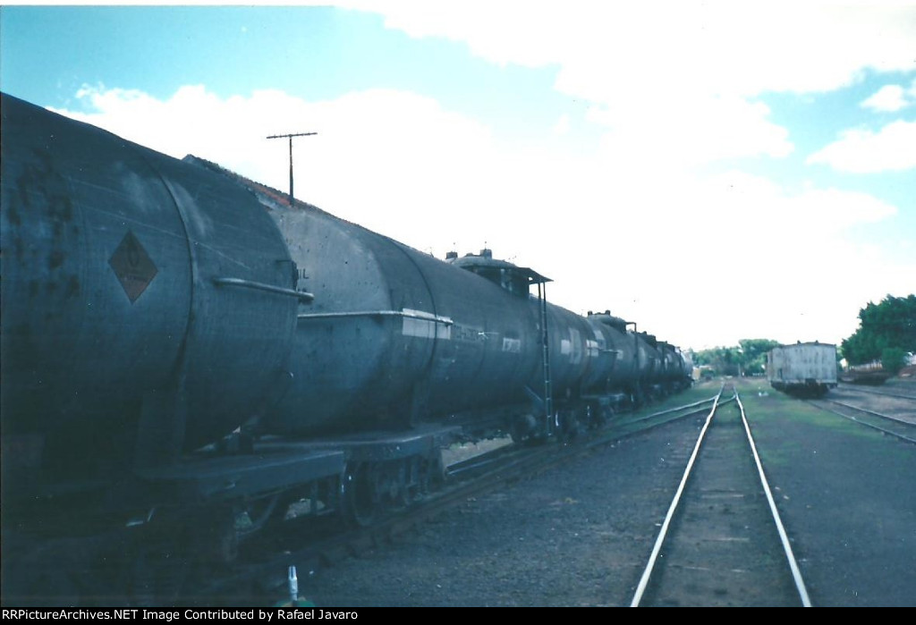 Tank cars at Presidente Prudent yard